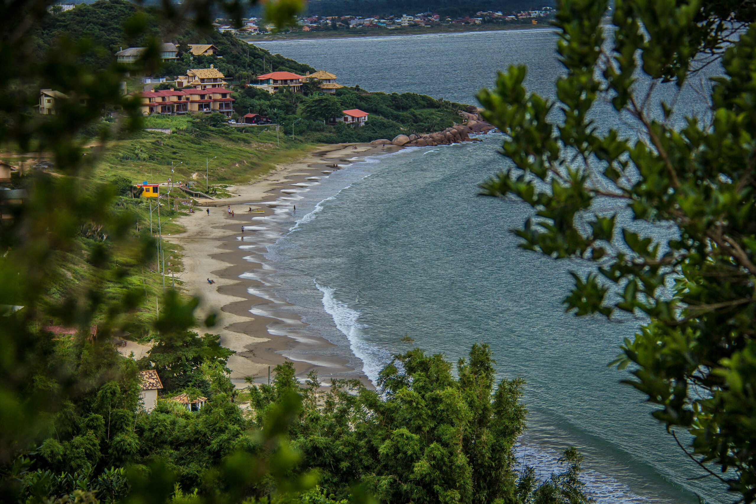 Você sabe de onde vem o nome Praia da Pinheira?